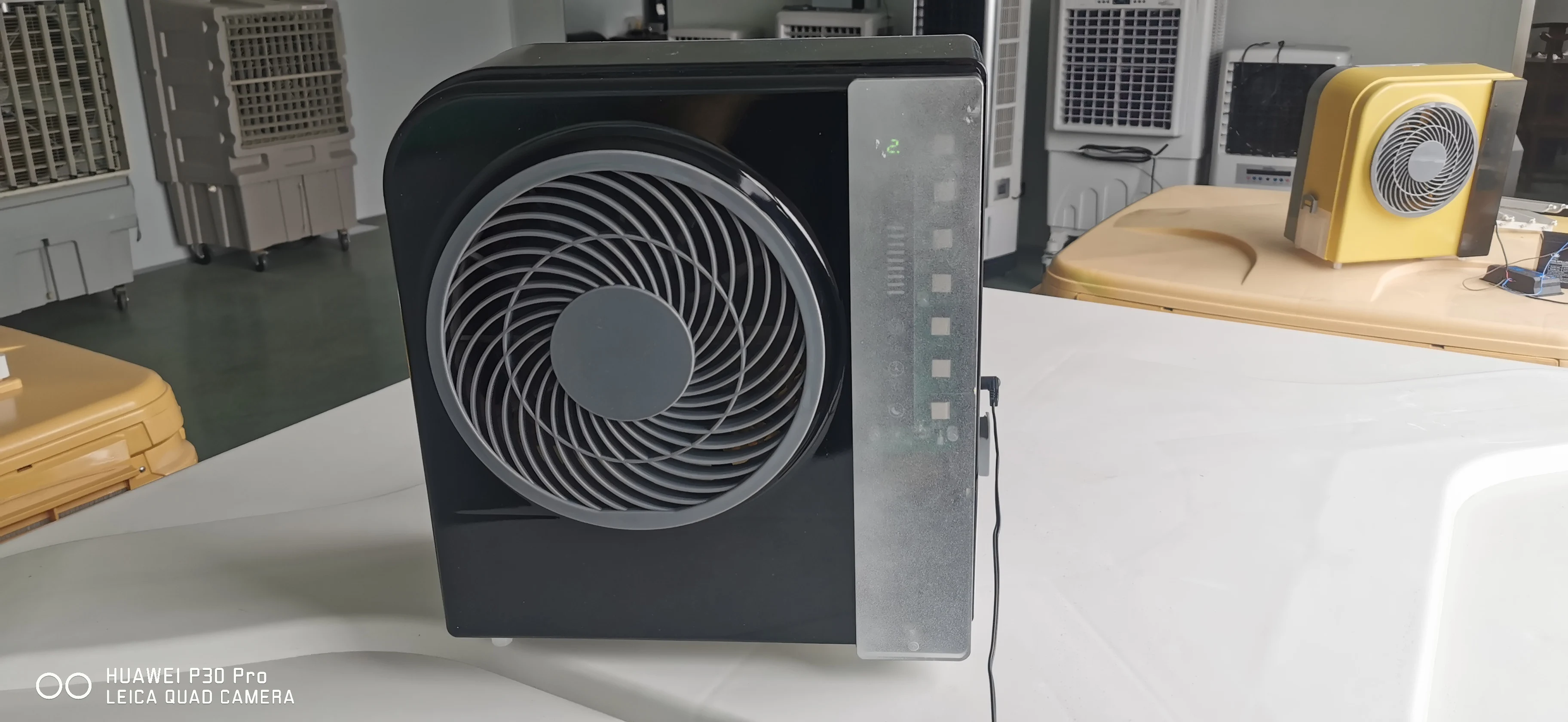 Table Cooling Airflow 800m3/h with 9 Speed Option Electric Control Evaporative air Cooler