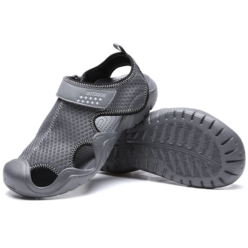 2021 Summer Sandals Light Beach Wading Cave Shoes Casual Fashion Non-slip Slippers For Men Croc Clogs Shoes