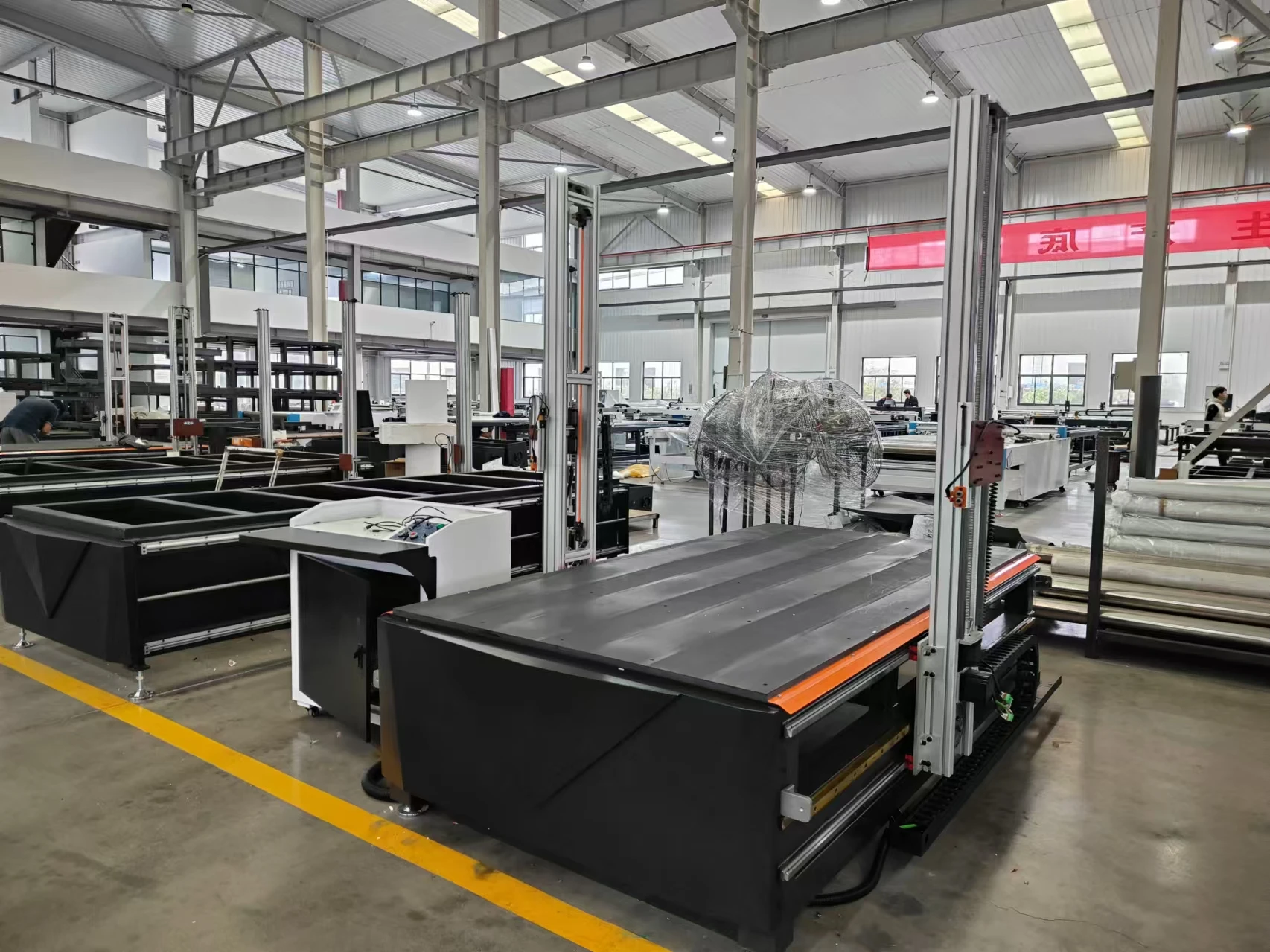 Rongchi Economic 4-Axis 3D EPS Styrofoam Hot Wire Foam CNC Cutting Machine for Construction and Packaging & Sign Industries