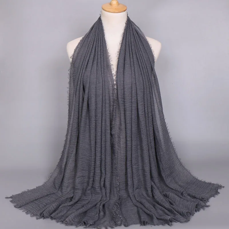 2022 new design Hot Products Fantastic Admirable  Scarves Cotton  Voile Tudung Plain Color Wholesale Crinkle Cotton Hijab Scarf