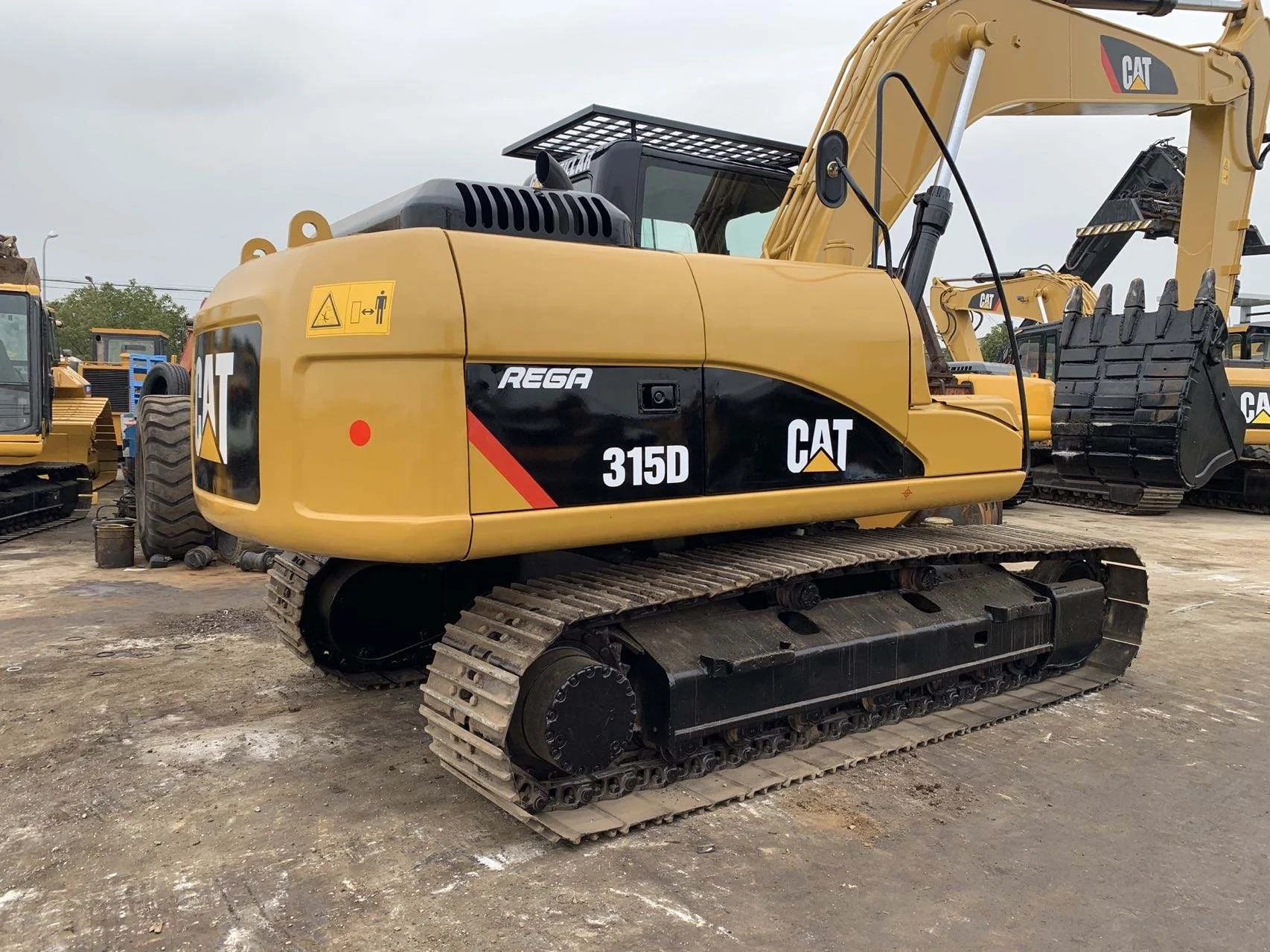 Used excavator Caterpillar CAT315D Small and medium-sized original 15 ton excavator CAT315D on hot selling