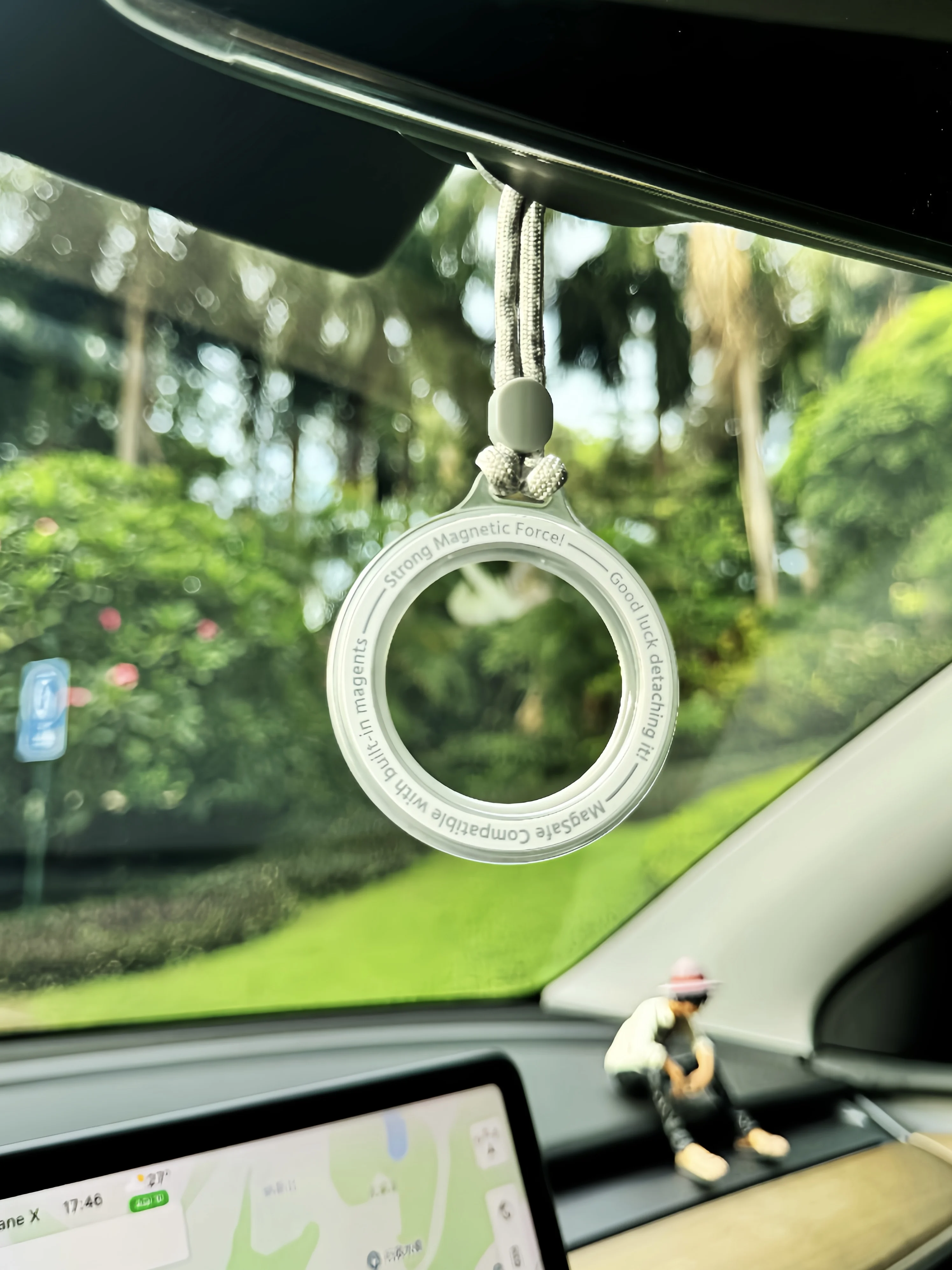 Magnetic Station for Lighter Magnetic Accessories, as Popping Socket, Magnetic Phone Ring Holder etc.