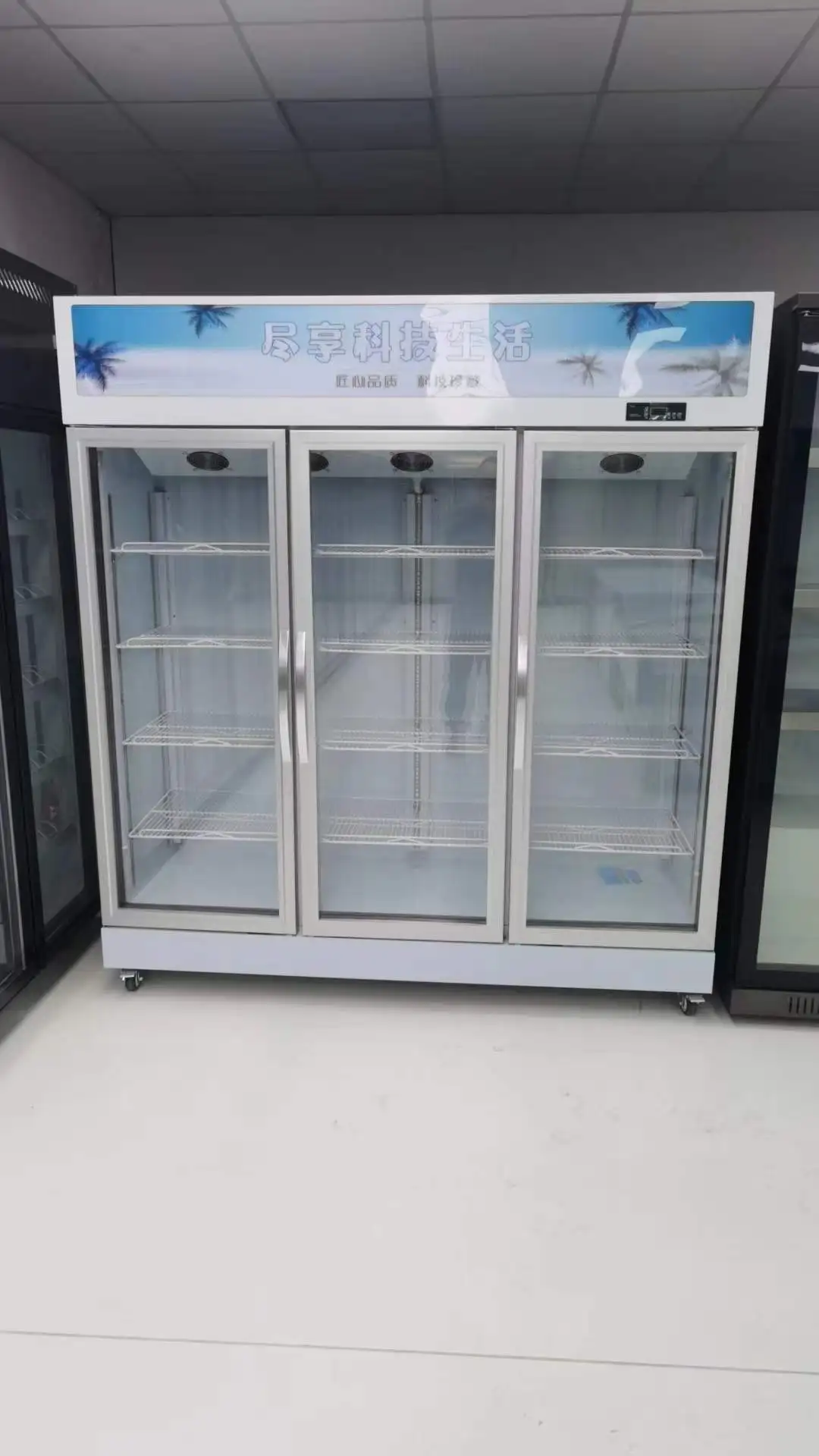 XLC-1800Y Commercial Vertical Beer Display Cooler Supermarket Double Door Drinks Refrigerator