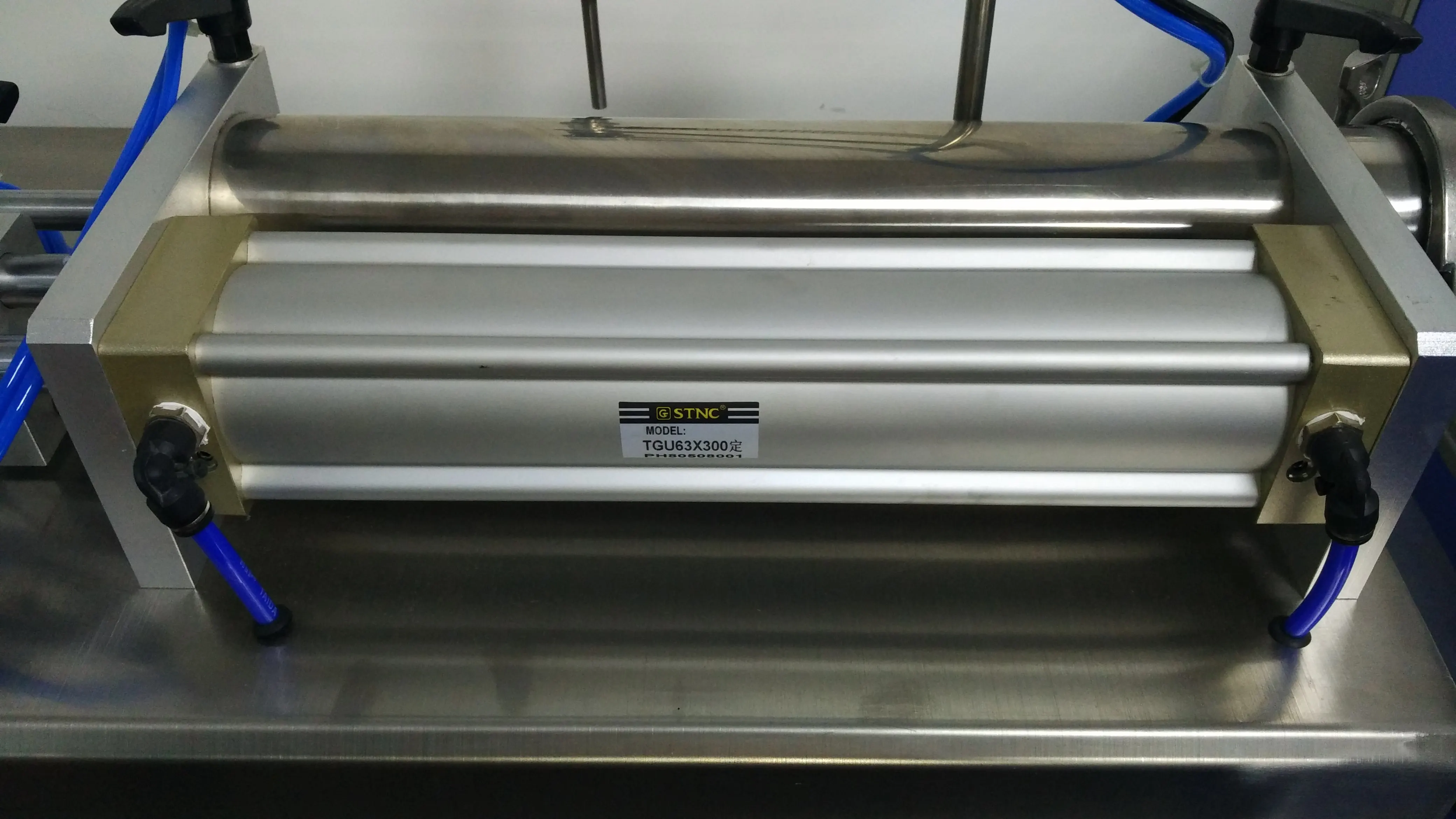 Semi Auto Pneumatic Piston Filler Paste Cream Filling Machine