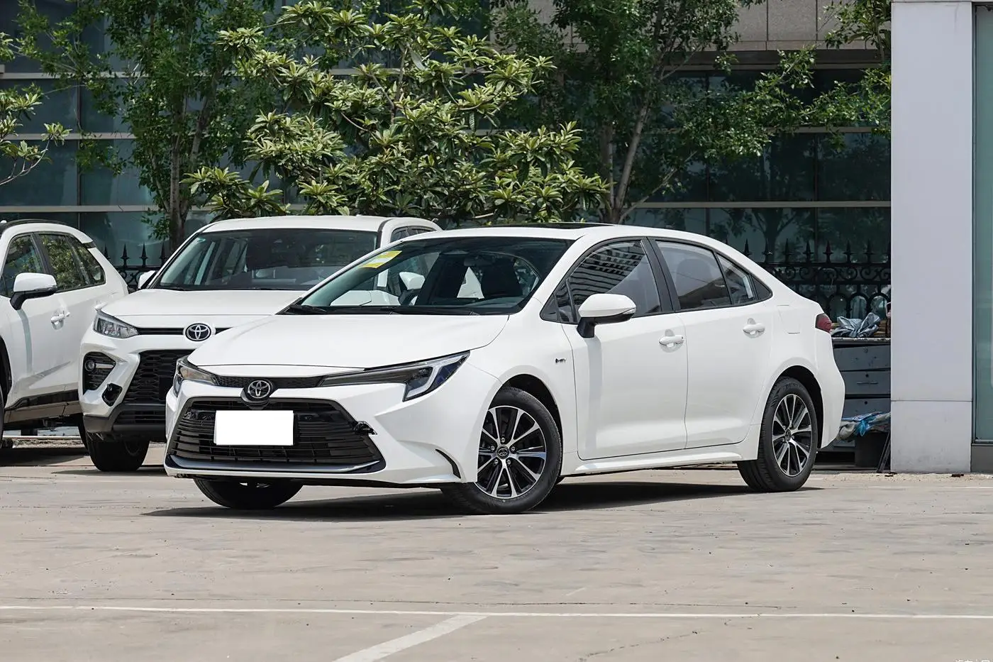 2024 Toyota LEVIN гибридные автомобили для продажи топовые версии автомобилей оптом Levin 185T CVT Sport High Speed