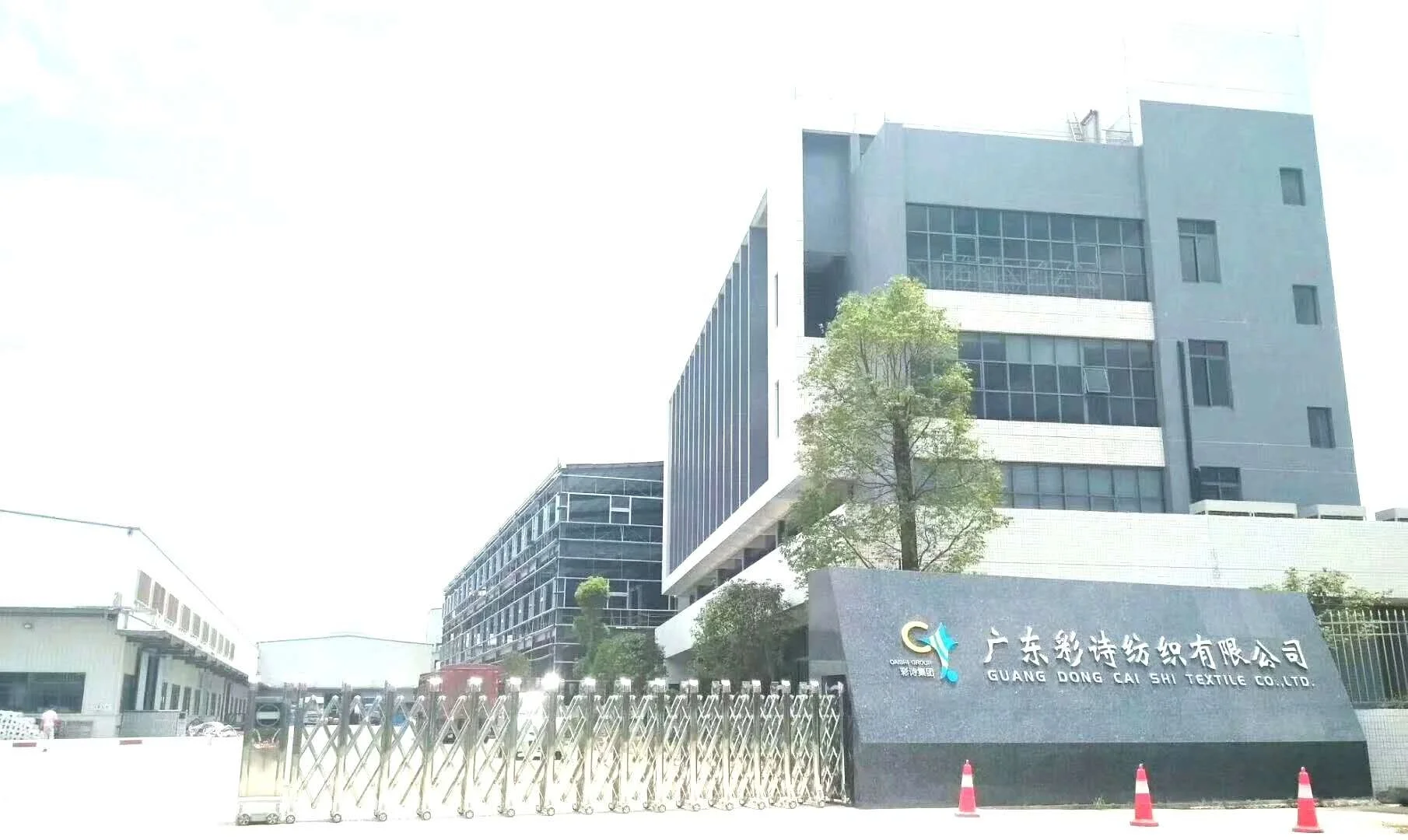 Hot sale soft nylon Fabric twill With PU coating WR fashion material for backpacks and luggage.