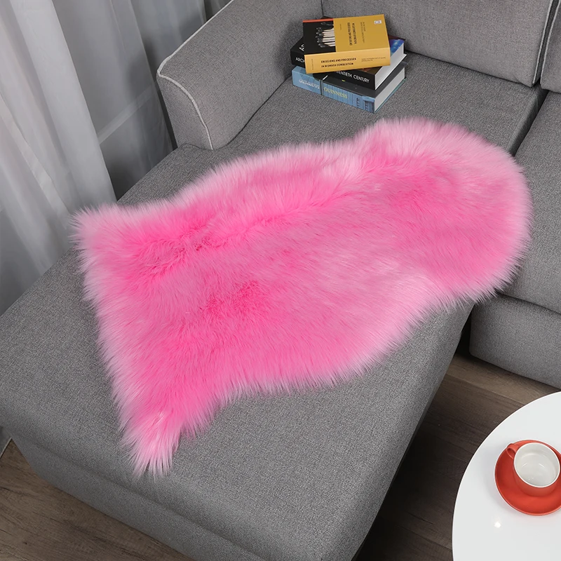 White double size faux sheepskin fur rug and carpet