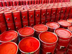 Hotsale HIgh Quality  Skin Care WHITE PETROLEUM JELLY PACKING 20 KG Red IRON & PE DRUM Best Sale