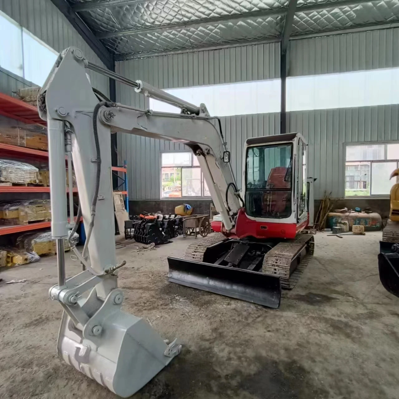 Manufacturers ensure quality at low prices used excavator 6 ton