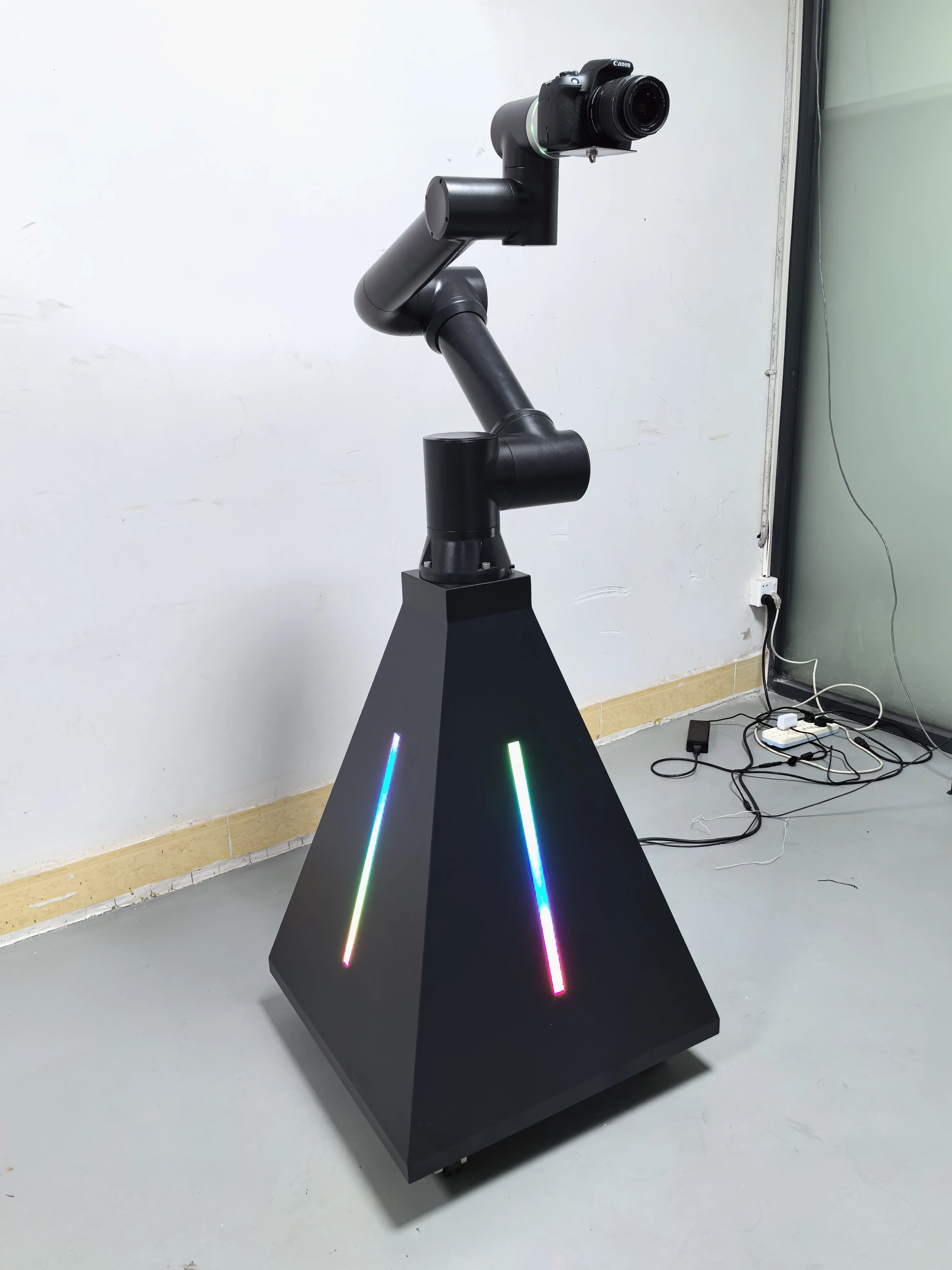 2024 Hot Sale Automatic Small Camera Robot Video Glambot Photo Booth For Photography