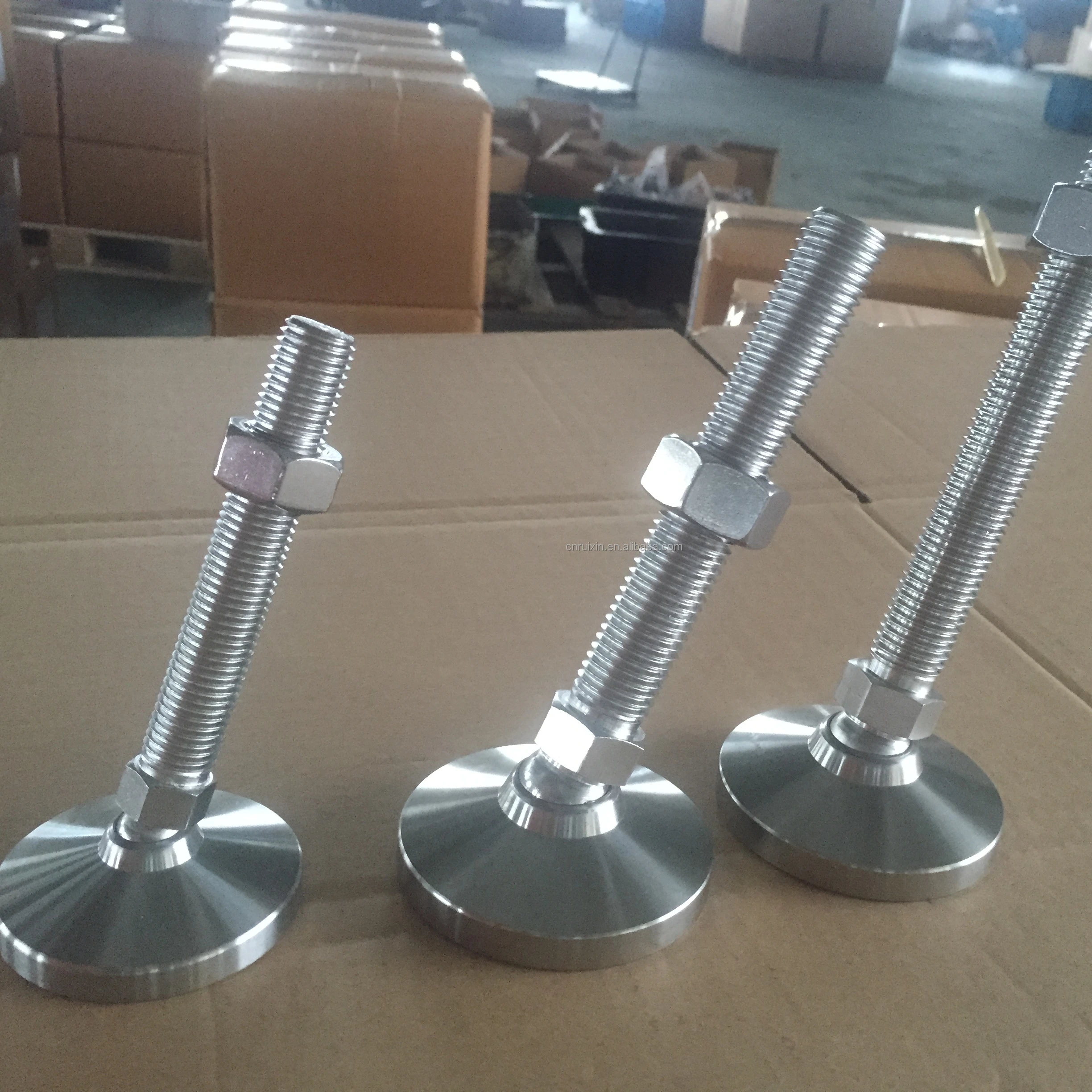 Шарнирные ножки с резьбой сверху диаметром 40 мм/50 мм