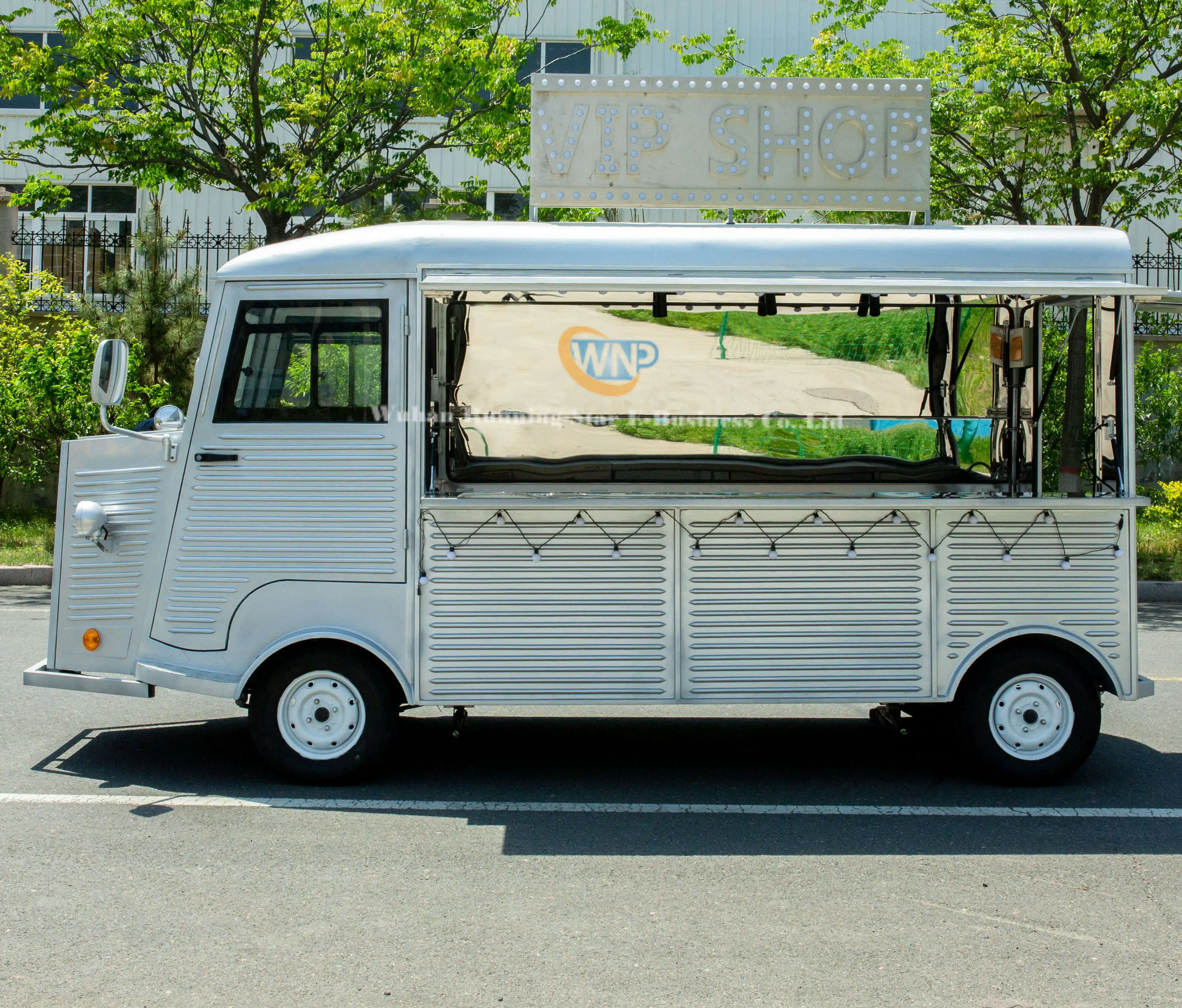 Customized street petrol roasted chicken container street fast food trailer enclosed fully equipped donut buy mobile kitchen