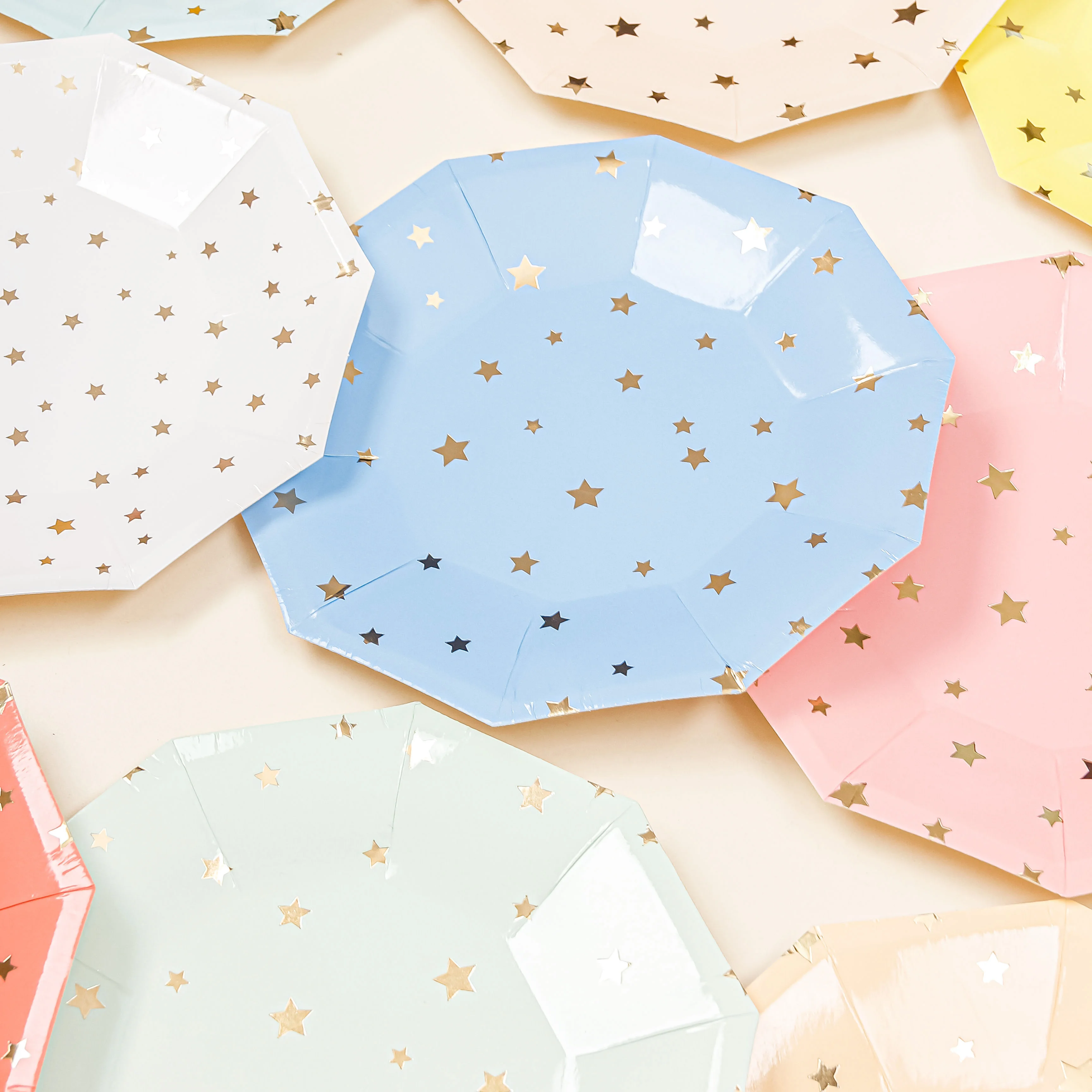 High Quality Star Theme Party Colorful Paper Plates Disposable Tableware Dinnerware Set Birthday Decorations Party Plates