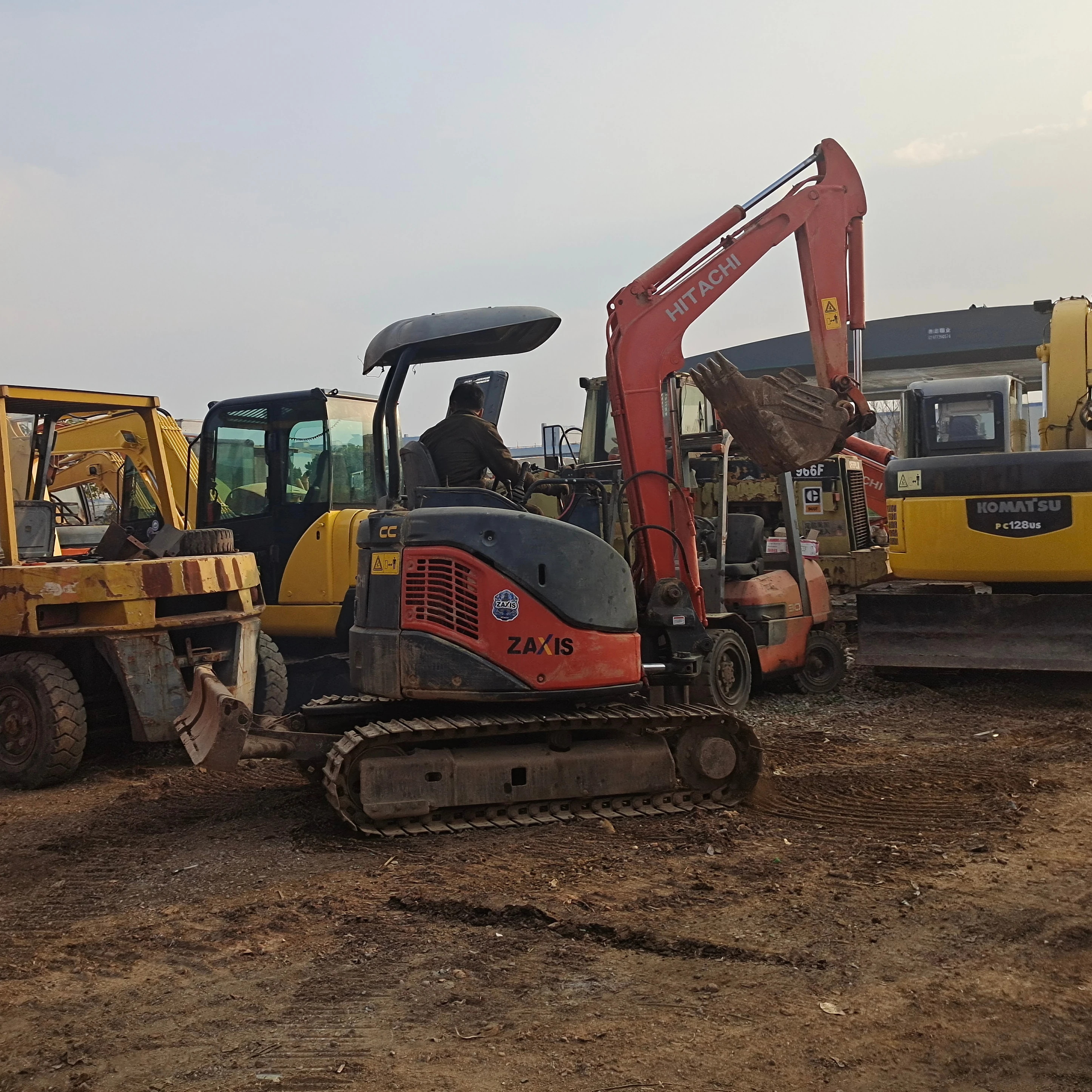 Used HITACHI ZAXIS ZX30U-2 Crawler Excavator for Sale Mini Construction Machinery with Pump Core Component Cheap Price Sarawak