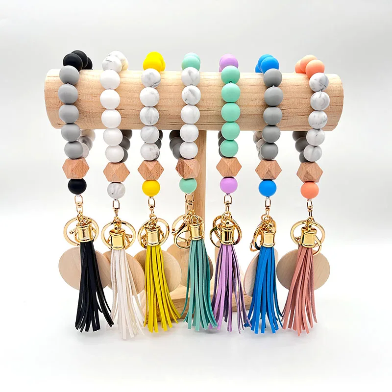 Customized Tassel Silicone Bead Bracelet Keychain Wristlet Elastic Macrame Beautiful Wood Silicone Beaded Monogram Keychain
