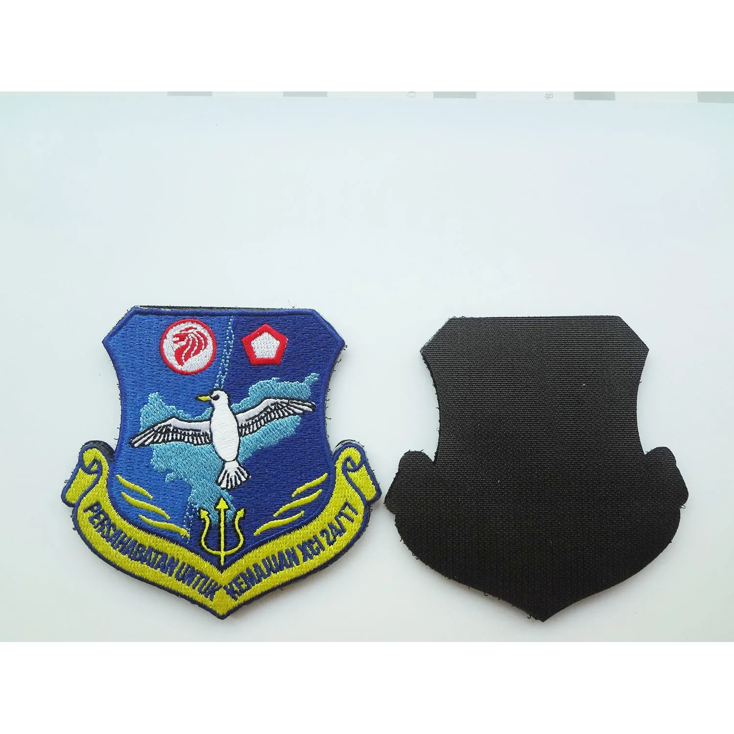 Custom Fabric Embroidered Patch Badges Sew on Embroidery Patches Clothing Woven Patch