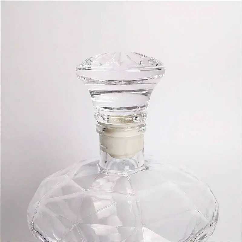 Wholesale Products Petal Shaped Glass Wine Bottle Stopper 500ml 750ml Crystal Vodka Brandy Bottle Cork Wine Stopper
