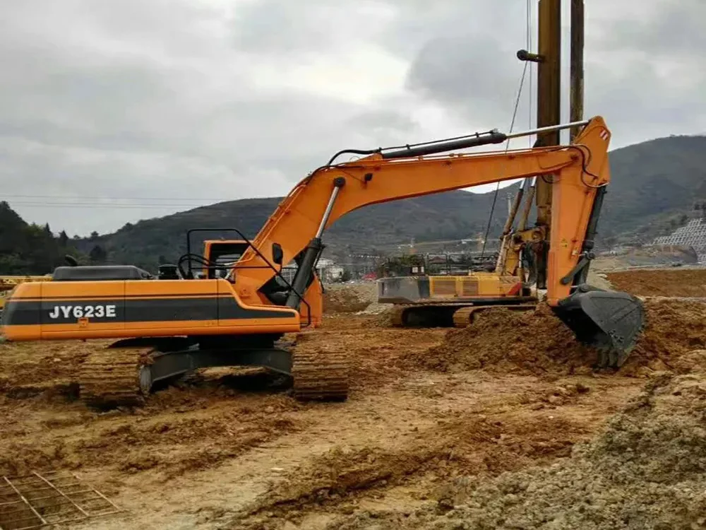 Гусеницы экскаватора 24t JY623ELB с ковшом м3
