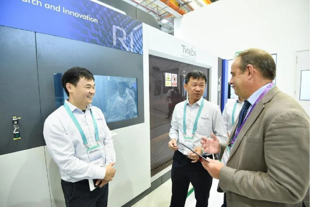 Gas turbine blades and metal weld seam processing Laser Shock Peening Equipment LSP machine