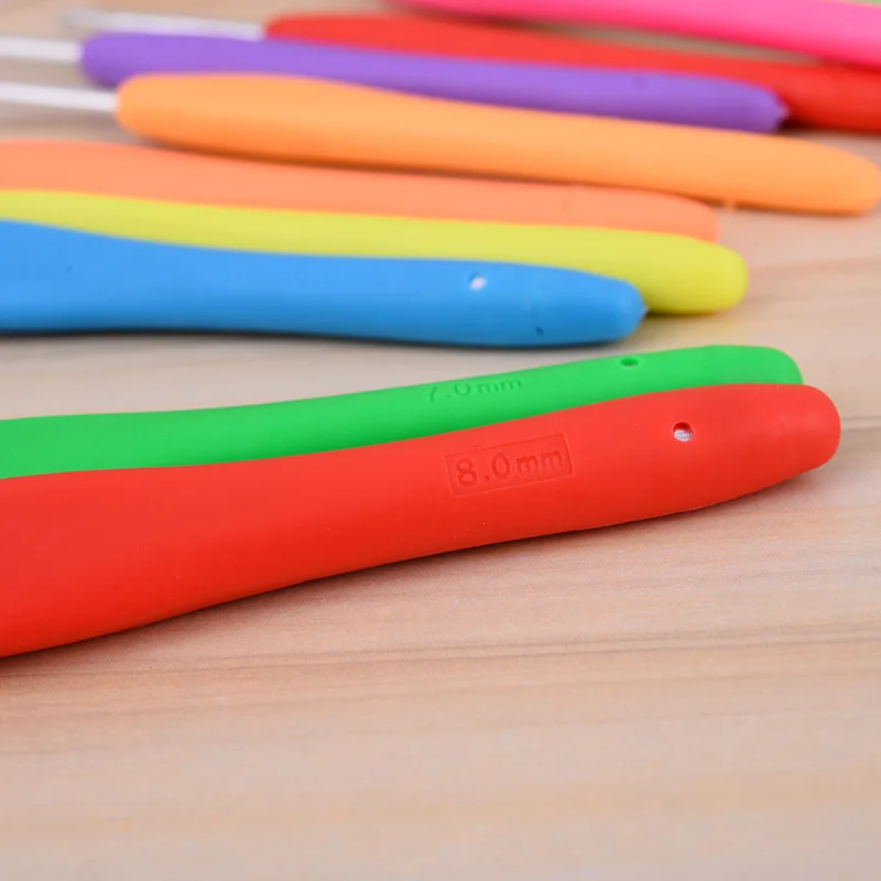 Factory Sale Customized Sizes Handle Crochet Hook Set Yarn Weave Diy Craft Knitting Tool Crochet Needles