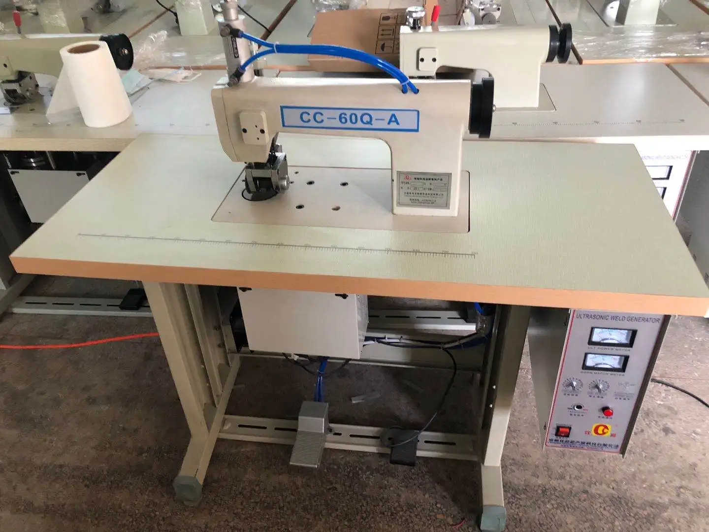 China double motor ultrasonic lace making machine for fabric flower making