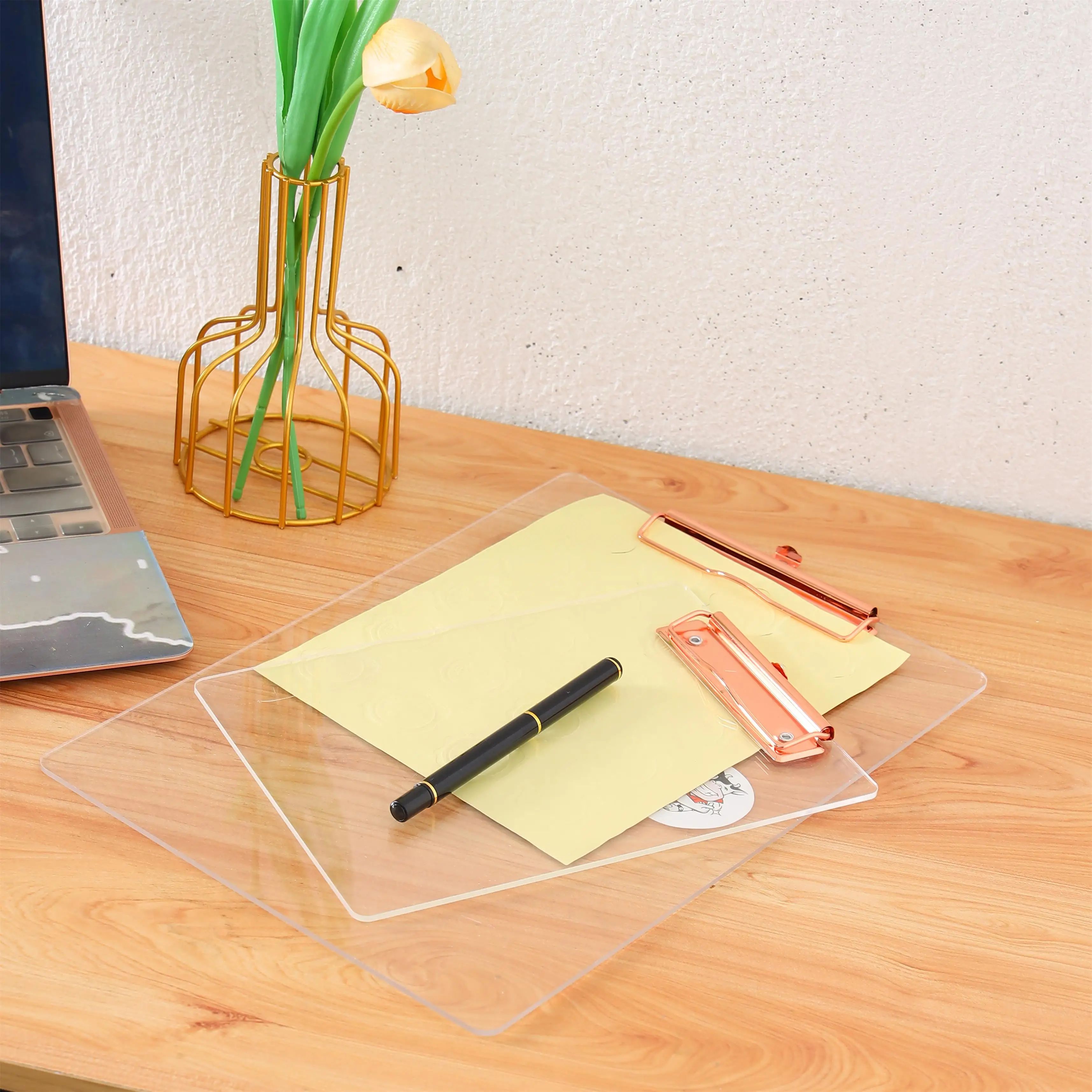 Suitable for Office School Plastic Clipboard Classroom Student Children Clear Clipboard of Acrylic Clear Board Clip Customized