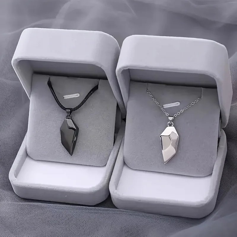Gold Plated Magnet Couple Necklace with Wishing Stone & Heart Shape Heartbreak Stitching Clavicle Jewelry for Women and Men