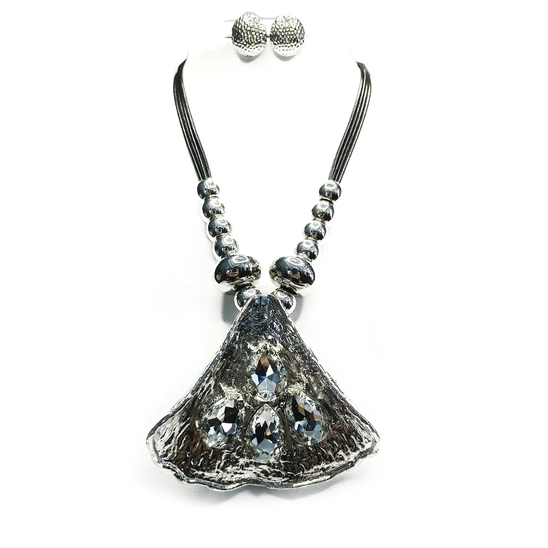 High Quality Fan Shaped Pendant Necklace Earring Set Fashion India Jewelry Set In Bulk Wholesale