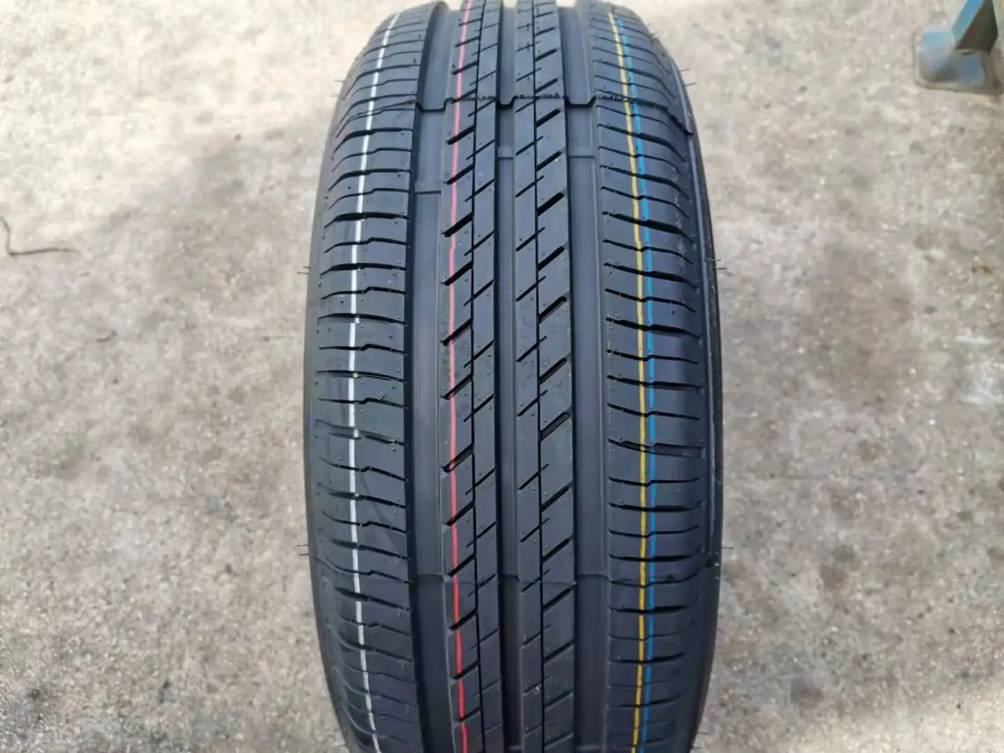  Хорошее качество 175/70R13 195/55R15 автомобильные шины по цене китайской фабрики шин 195/65R15 205/55R16 4x4