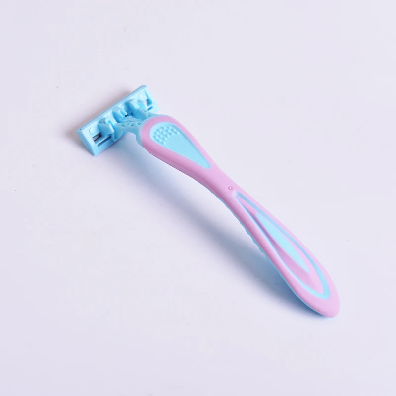MAX Brand Stainless Steel sharp Triple Three 3 Blade Disposable Shaving razor for Men/ Women Wet Shaving Daily Use