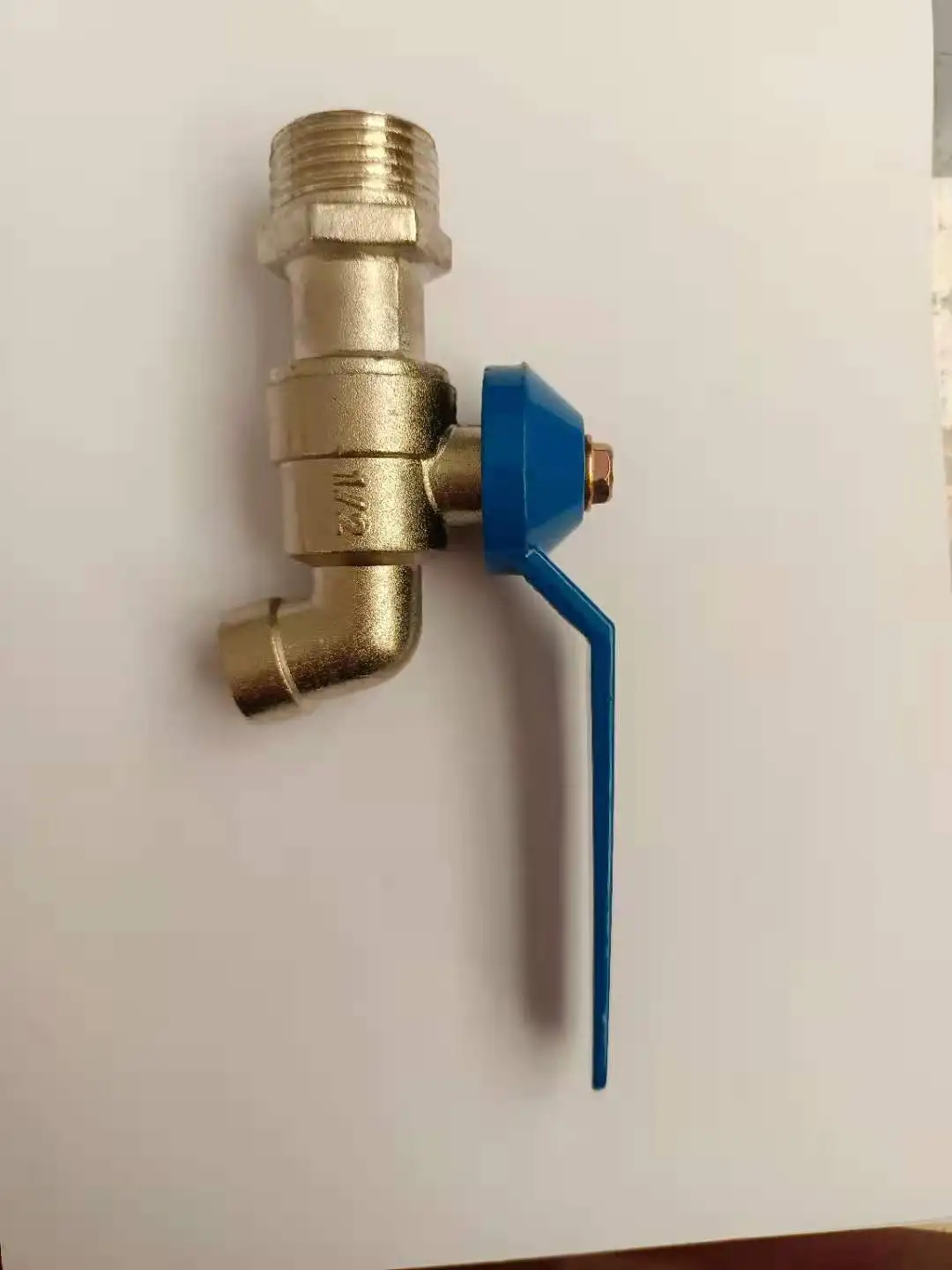 Factory direct sales of 1/2 zinc alloy faucets  cheap and durable