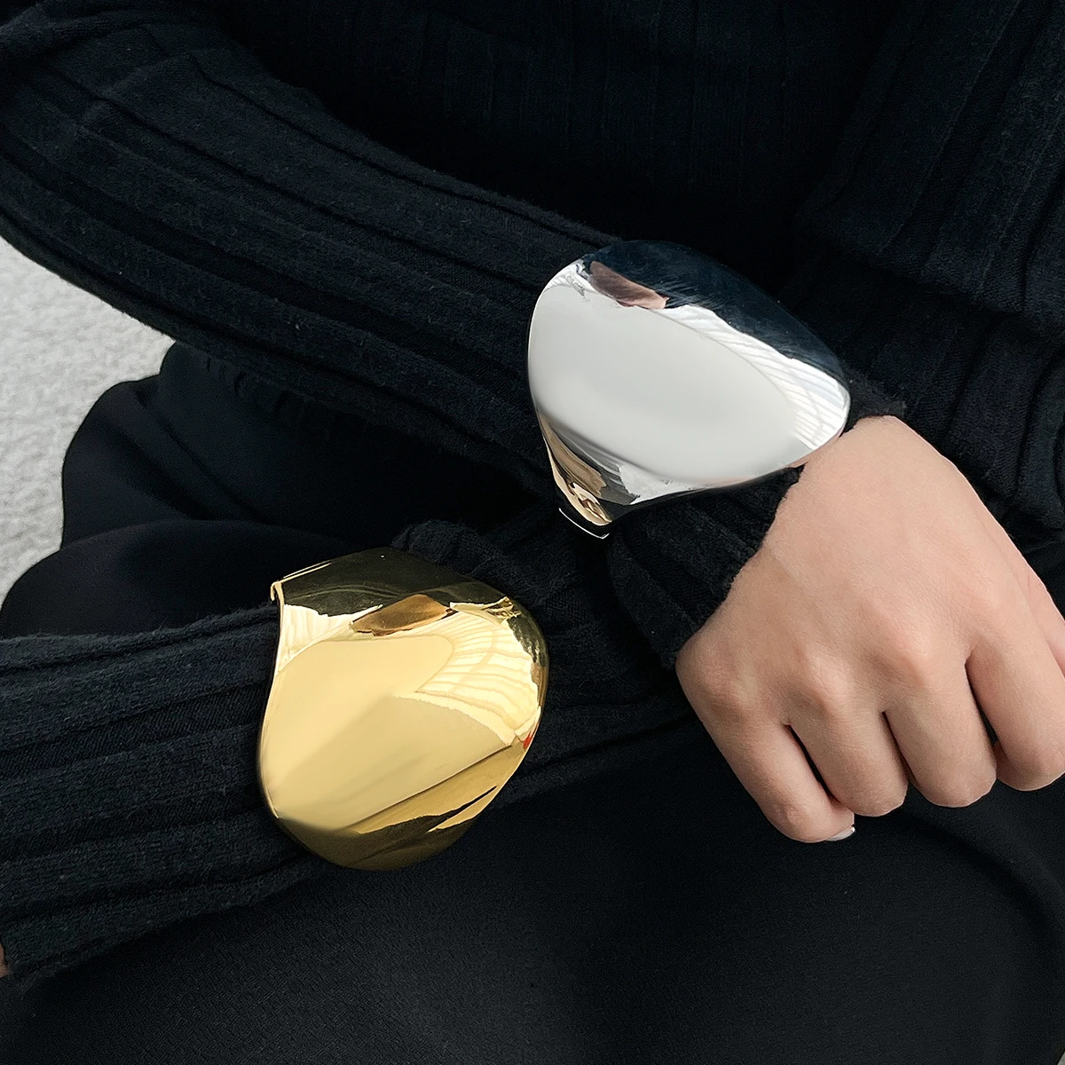 Punk Irregular Super Large Smooth Surface Spring Bracelets for Women Y2K Lady Chunky Bangle on Wrist Fashion Jewelry Accessories