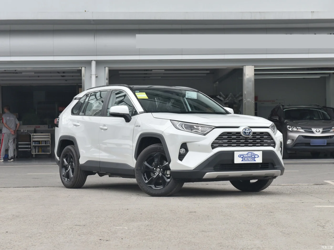2024 Toyota RAV 4 гибридный внедорожник новый автомобиль с автоматической коробкой передач кожаные сиденья задняя камера металлическая багажник на крышу левое рулевое управление в наличии