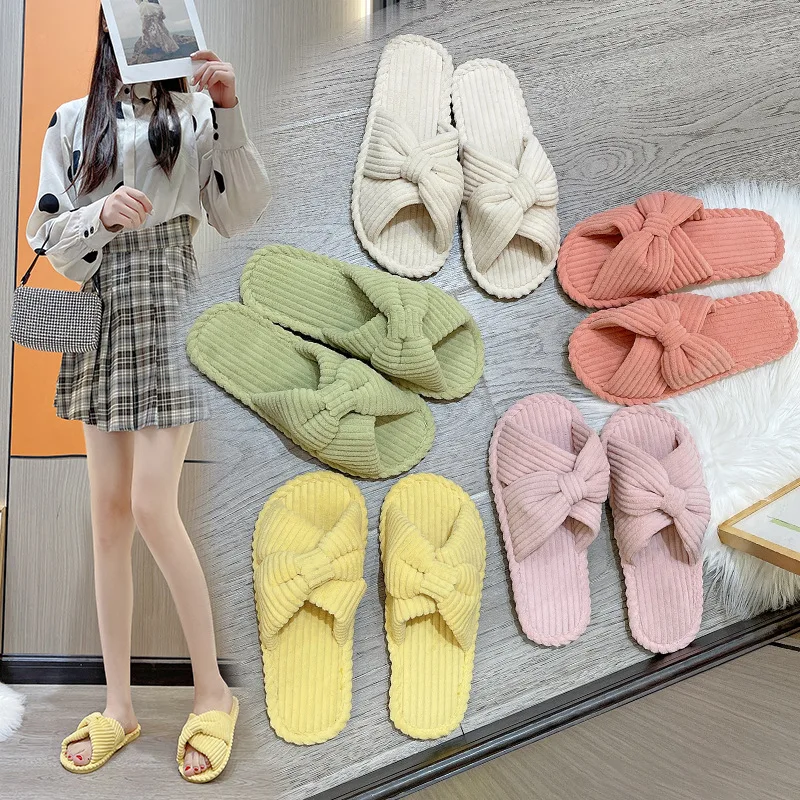 High quality 2024 Soft Memory Foam Warm Cross Shoes Warm Plush Insole Cloudy Comfort Flat girls ladies slides slippers for women