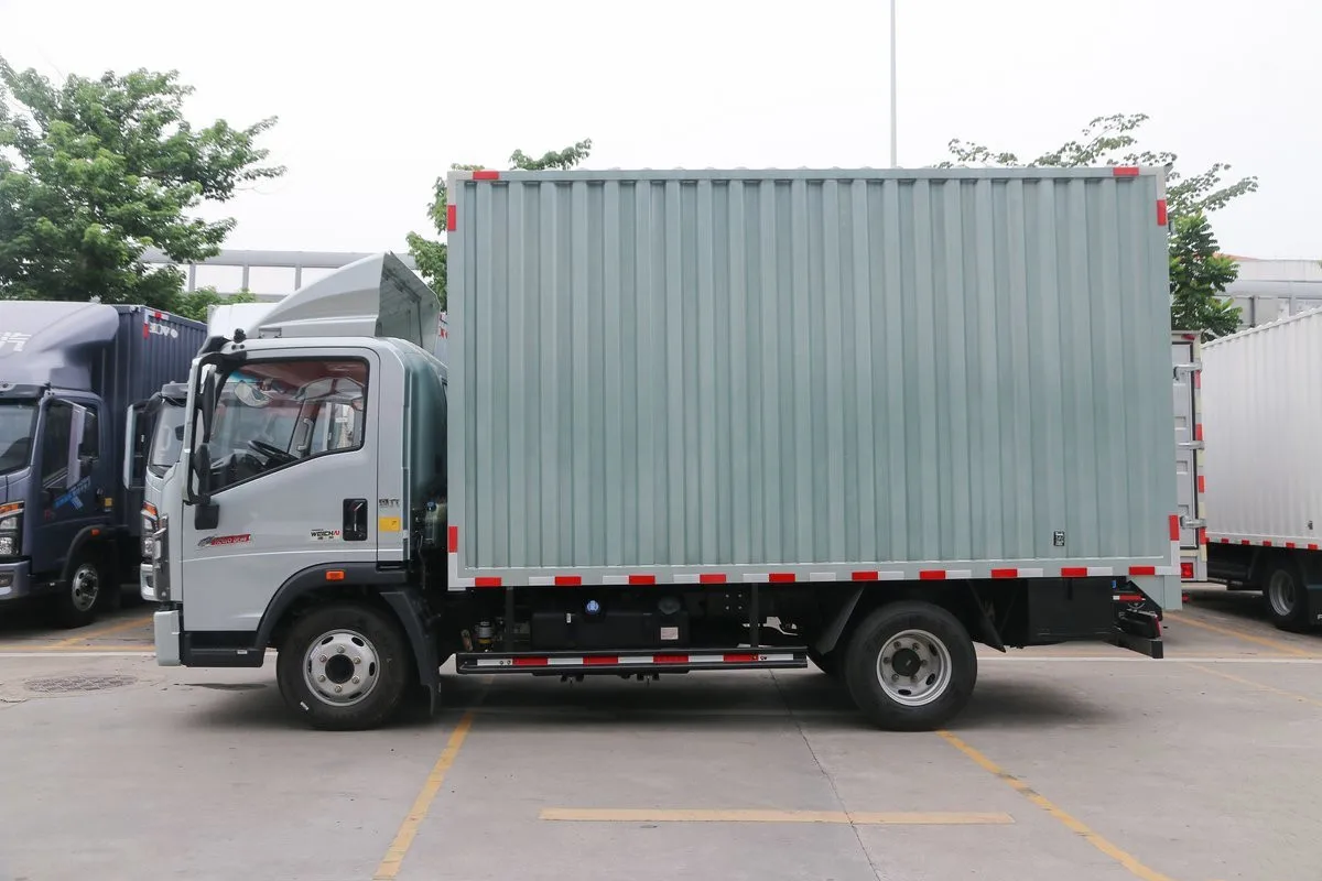 4x2 Sinotruk Howo Light Duty Mini Cargo Truck Single Cabin 1-5 Tons Cargo Truck with Weichai Engine
