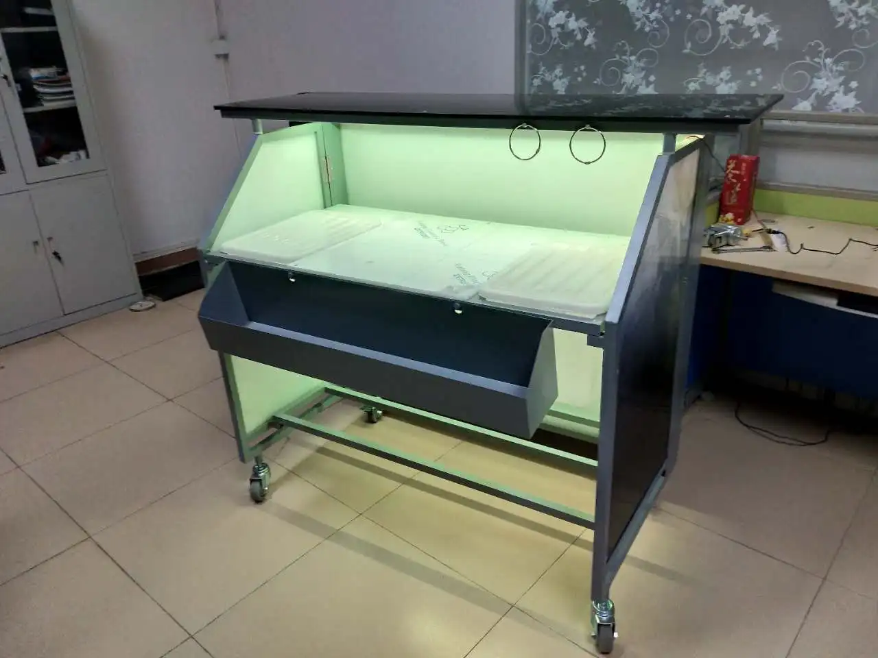 Aluminum shelf pp board folding mobile bar table furniture  space saving Design Mini Hotel bar counter for sale