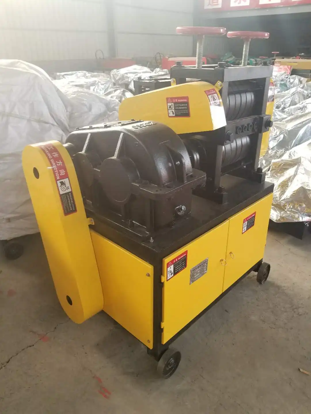 Автоматическая машина для выпрямления металлических стержней используемая