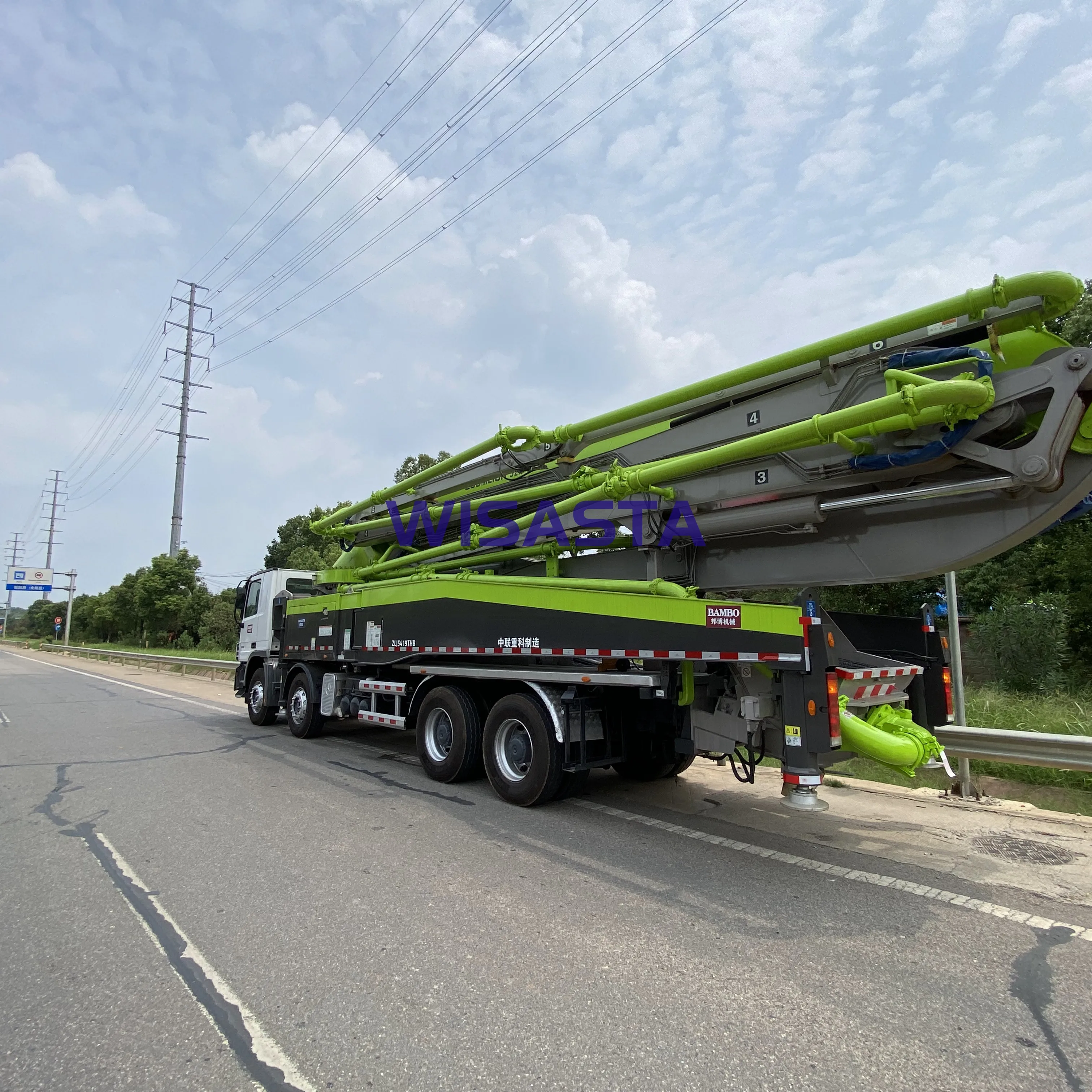 Actros 4141 chassis 8x4 Truck Zoomlion 52 Meters 6 sections Cement Pumping system with 52m boom Concrete pump trucks for sale