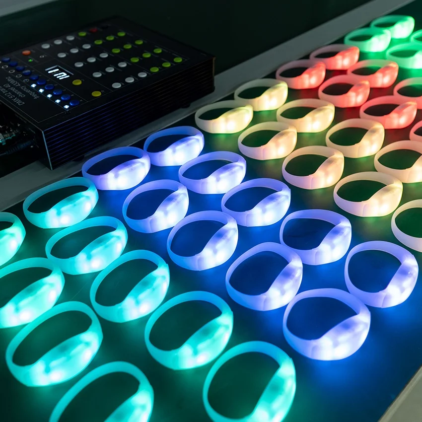 Remote Controlled LED Bracelet DMX Control LED Wristband Outdoor Party Silicone Remote Controlled Flashing
