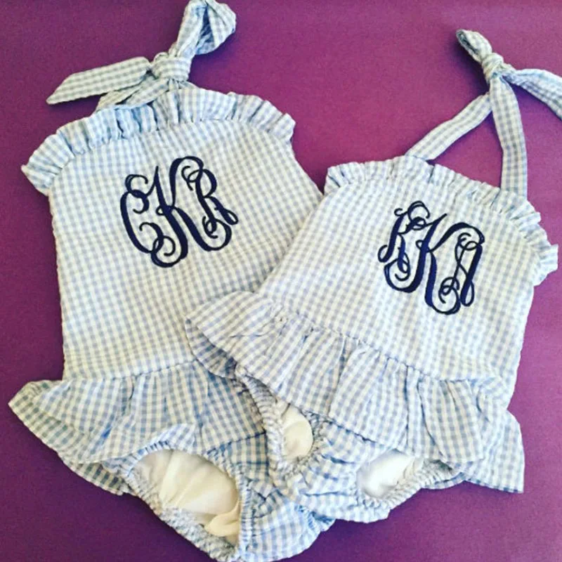 Оптовая продажа купальник с Monogrammed Seersucker рюшами для девочек