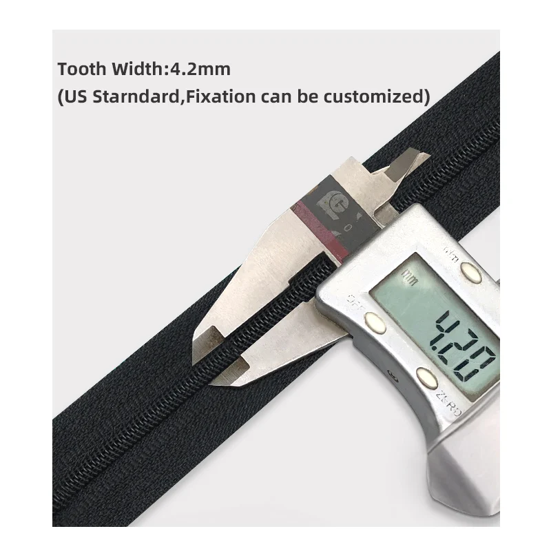 China factory hot sale #3 white and black long chain nylon zipper in roll