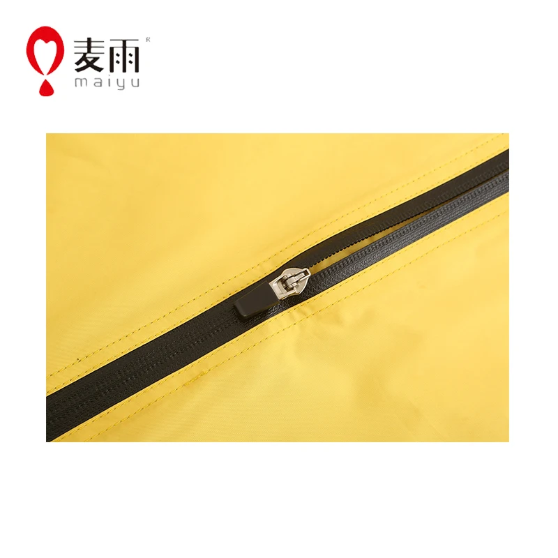 
China great quality 100% waterproof yellow raincoat hooded 