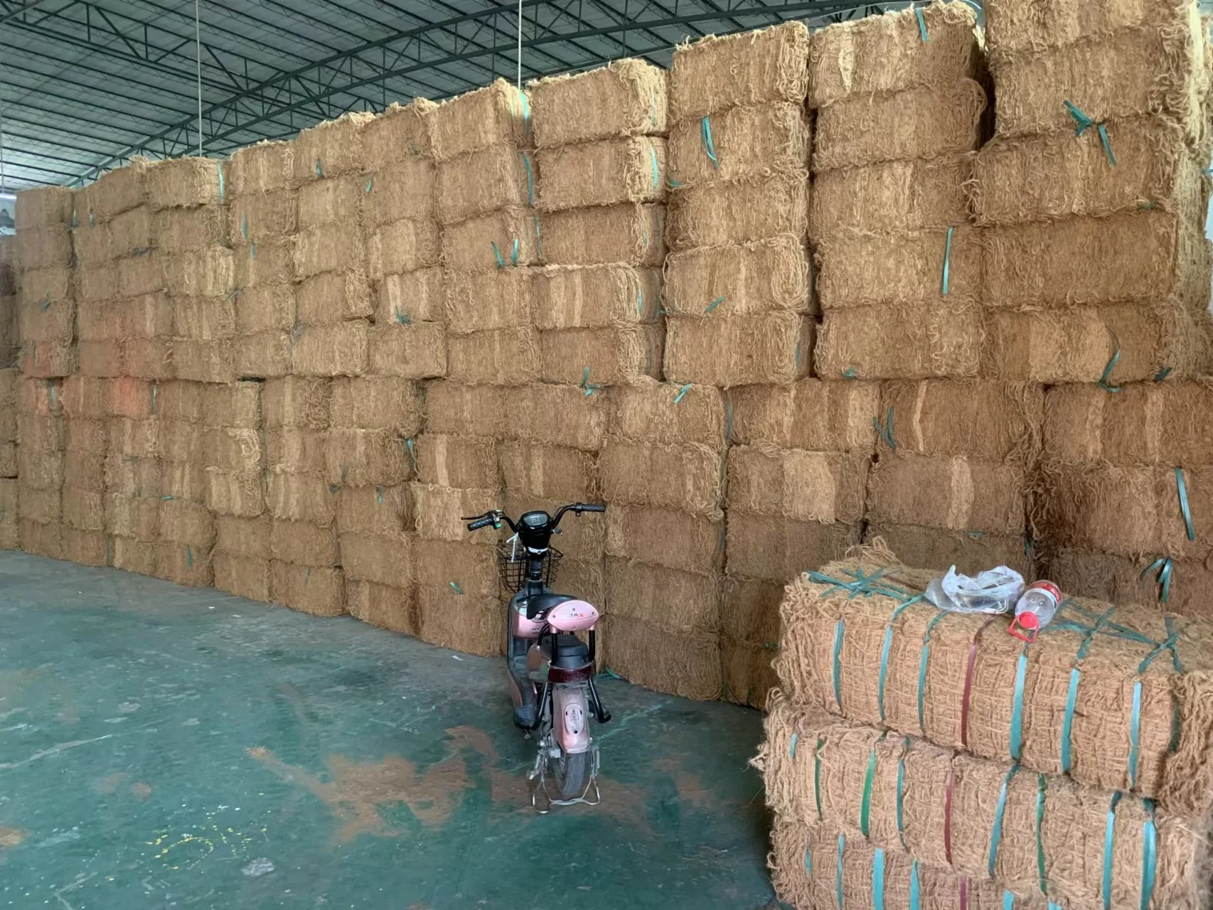 Guangzhou coconut palm net, coconut mat fiber net, coconut net geotextile are used for greening the mining area