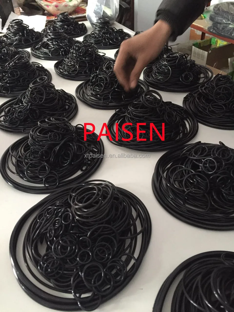 black ring_