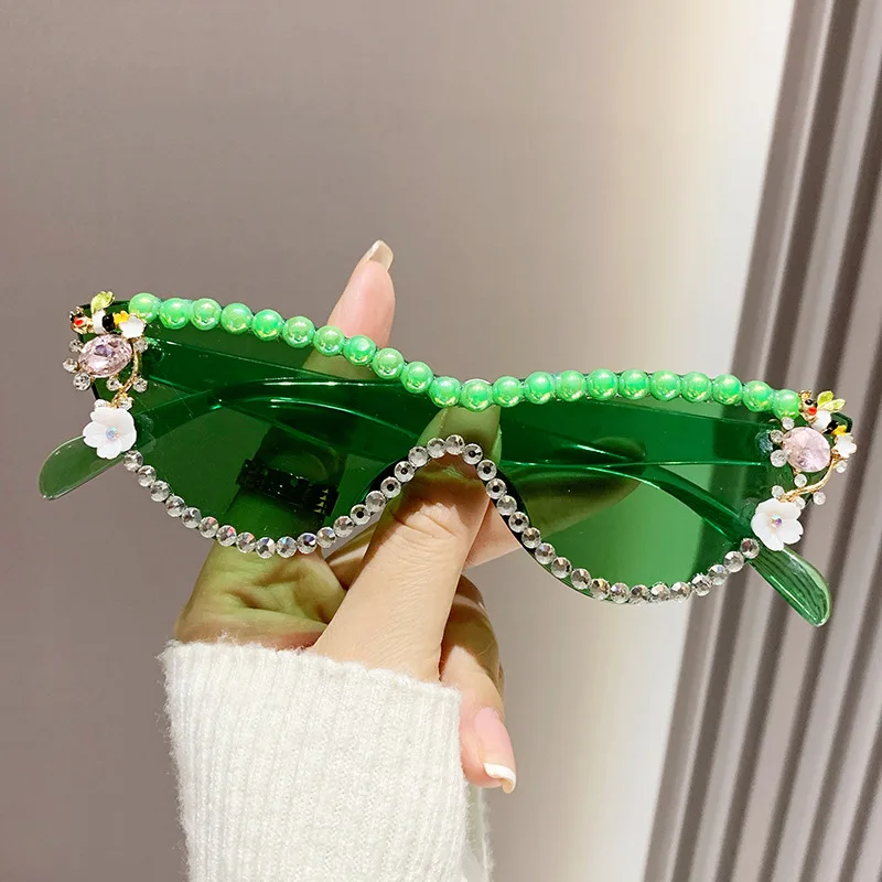 2024 2023 fashion PC Hot sale luxury women rhinestone wholesale diamond pearl cat eye sunglasses