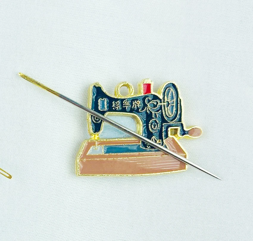 High quality Double magnets needle minder  Enamel Pin Holder