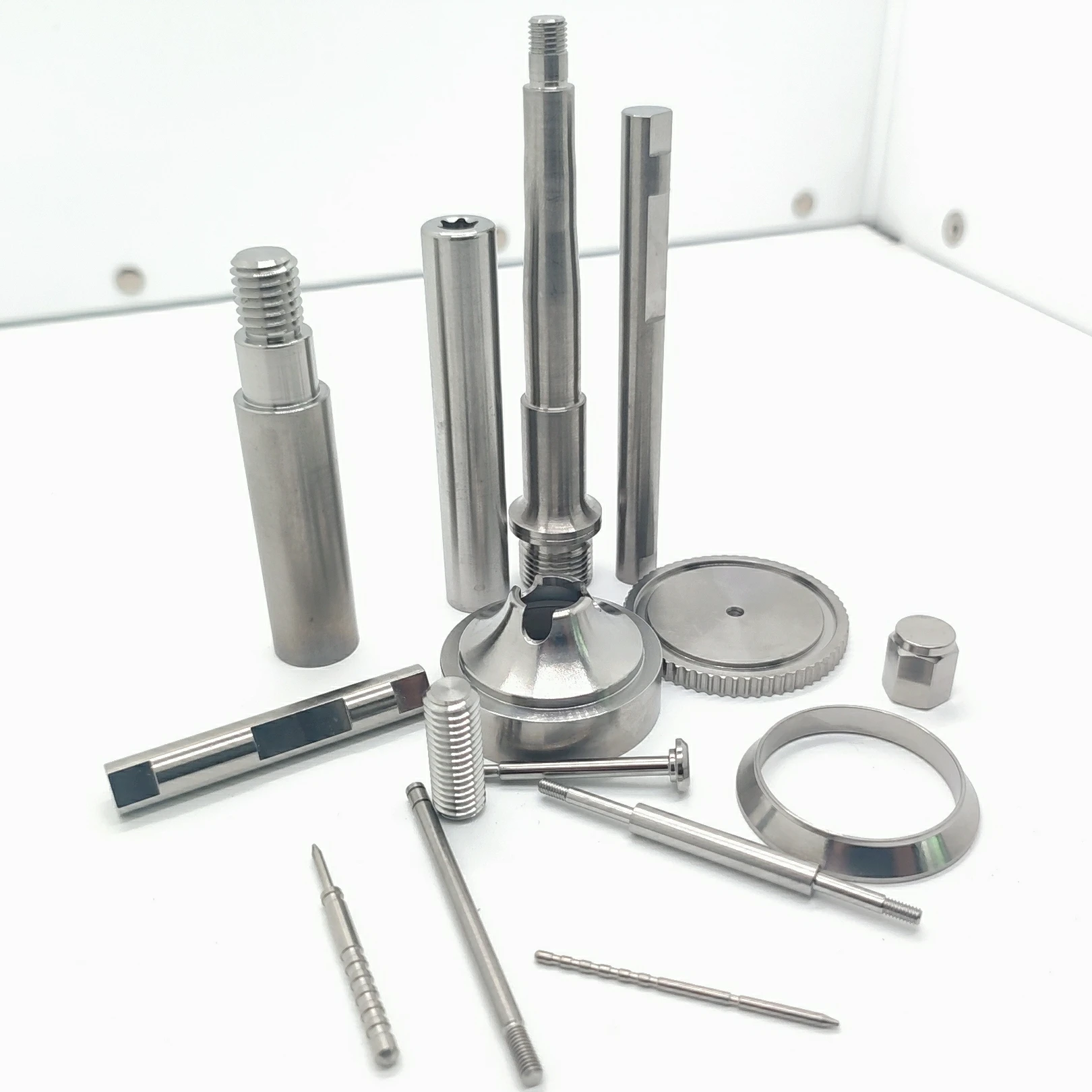 Custom Titanium Gr2 Gr5 Gr23  M5-M30 CNC  Precision Fasteners CNC Machined service