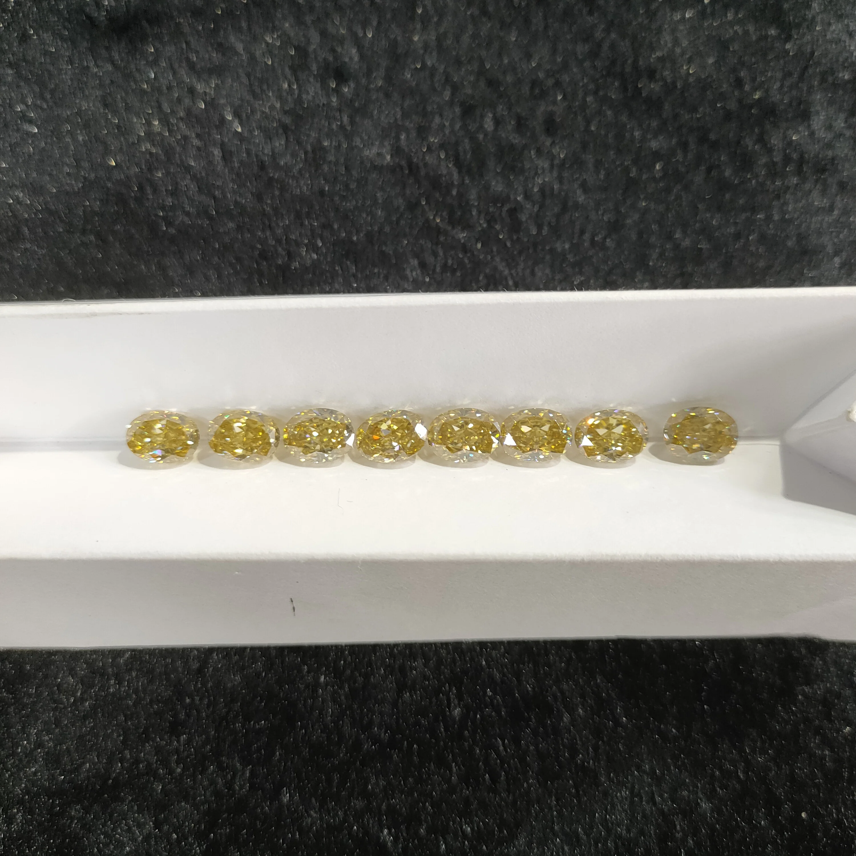 Hot Sale Oval 0.1ct to 8ct Gemstones Yellow Moissanite for Rings Making GRA Certificate Moissanite Diamond Charms Beads