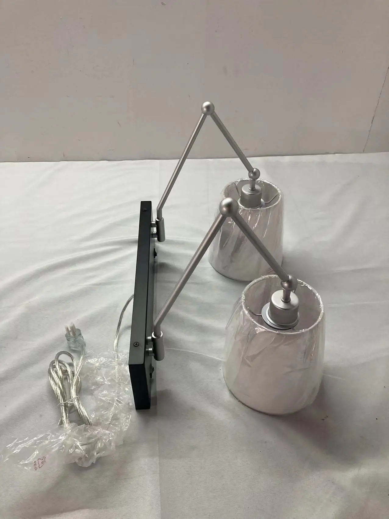 UL cUL listed IHG Holiday Inn H4 Queen guestroom bedside double headboard wall sconce lamp