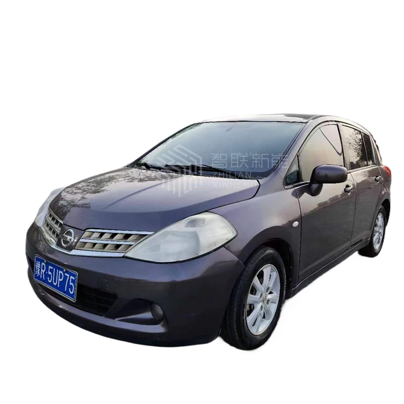 Nissan Tiida 2011 модель 1.6L CVT Подержанный автомобиль